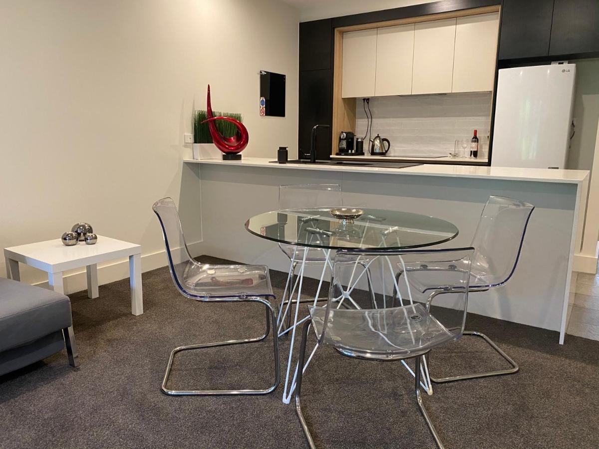 The Gallery Luxe 1 Bedroom Executive Apartment In The Heart Of Braddon Wine Secure Parking Wifi Canberra Bagian luar foto