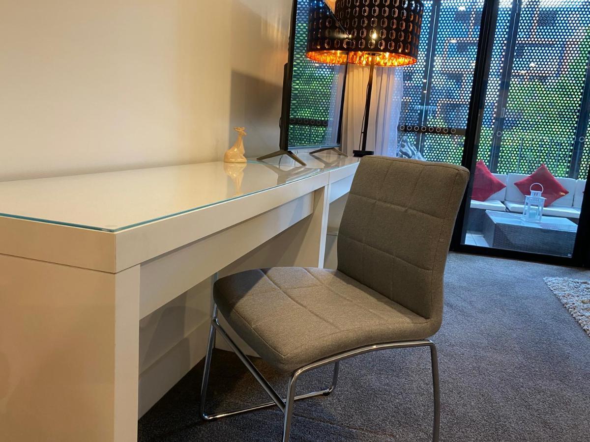 The Gallery Luxe 1 Bedroom Executive Apartment In The Heart Of Braddon Wine Secure Parking Wifi Canberra Bagian luar foto