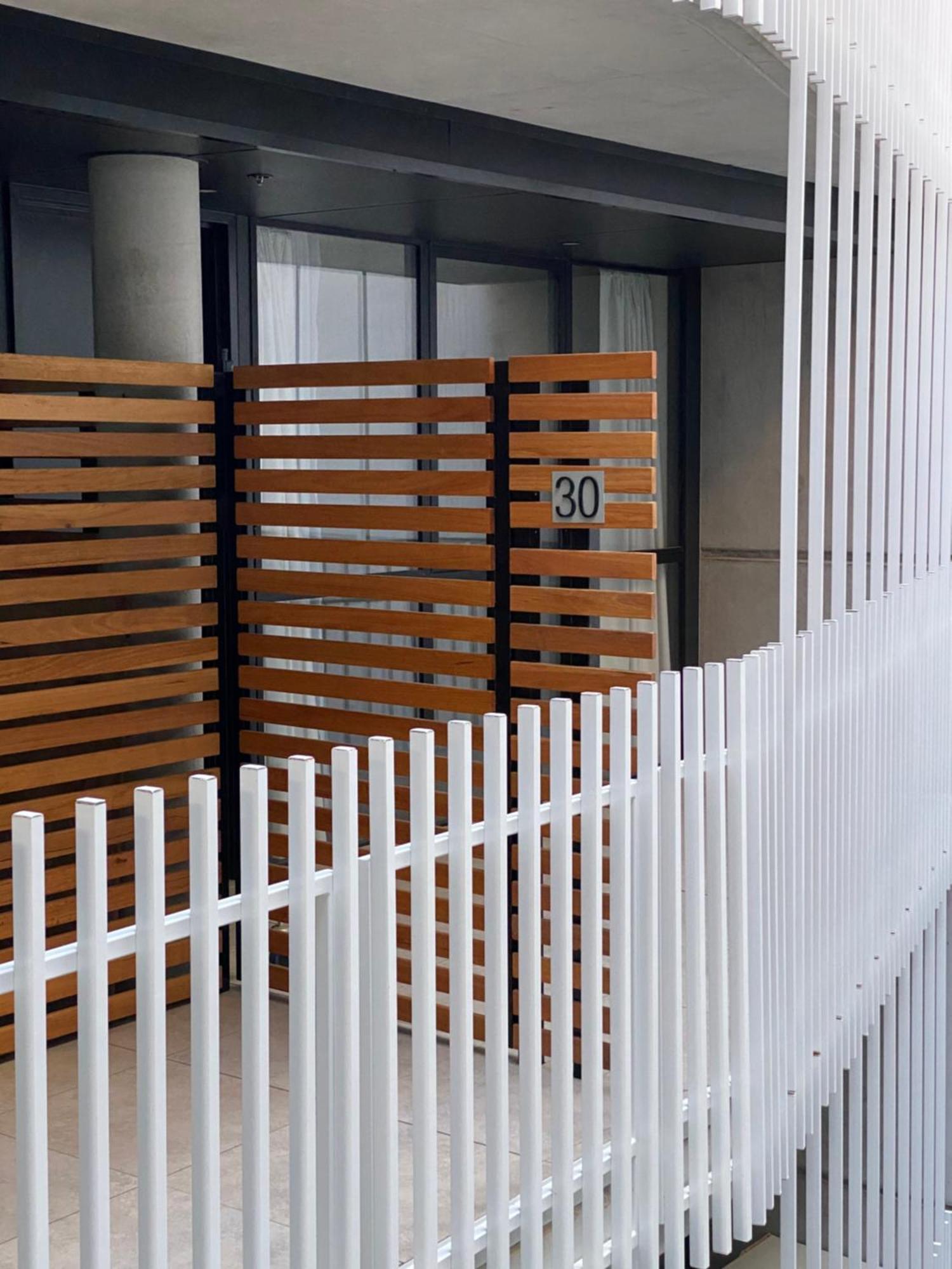 The Gallery Luxe 1 Bedroom Executive Apartment In The Heart Of Braddon Wine Secure Parking Wifi Canberra Bagian luar foto