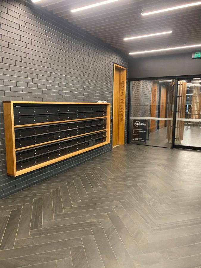 The Gallery Luxe 1 Bedroom Executive Apartment In The Heart Of Braddon Wine Secure Parking Wifi Canberra Bagian luar foto