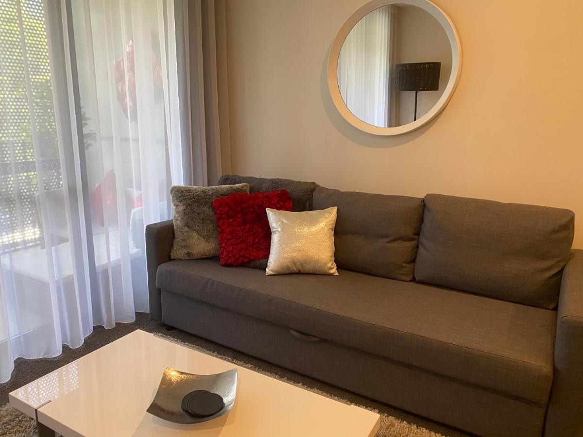 The Gallery Luxe 1 Bedroom Executive Apartment In The Heart Of Braddon Wine Secure Parking Wifi Canberra Bagian luar foto
