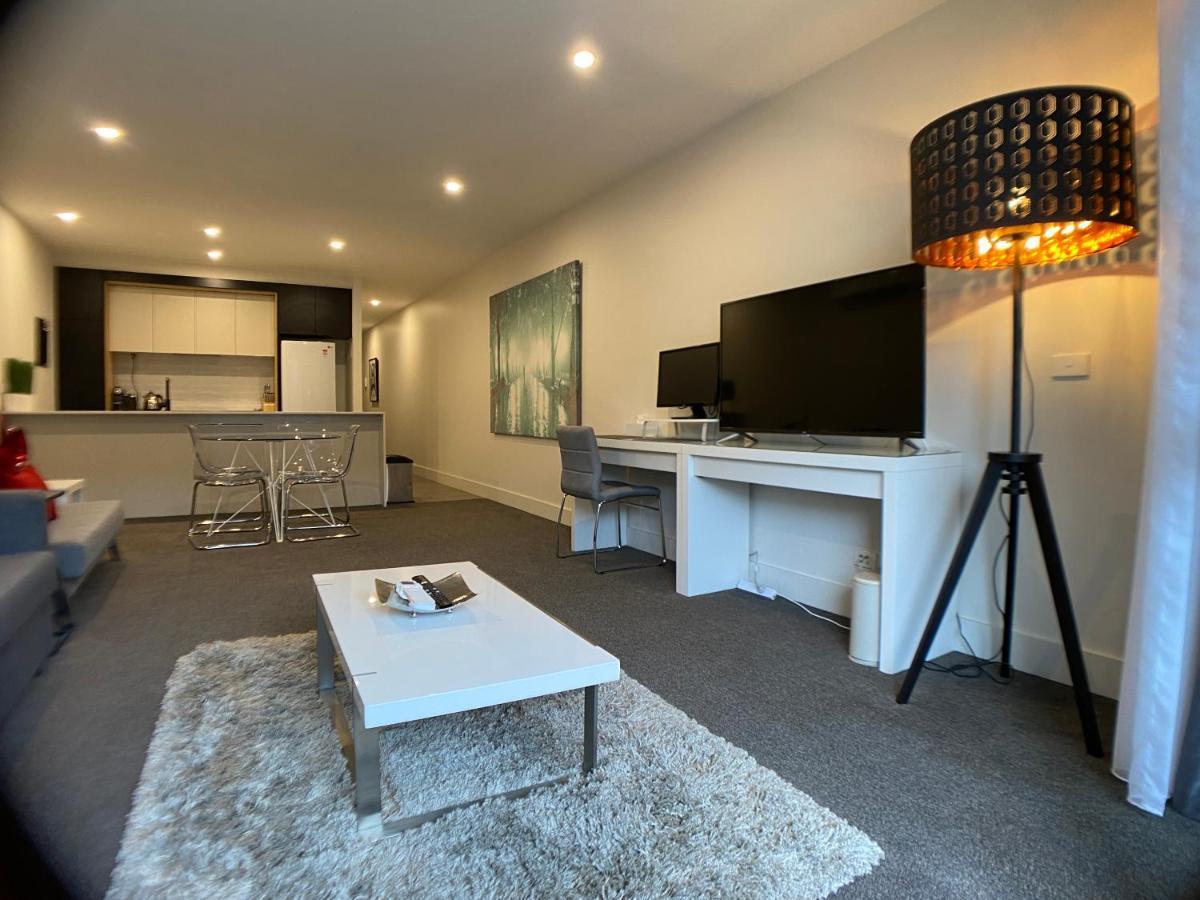 The Gallery Luxe 1 Bedroom Executive Apartment In The Heart Of Braddon Wine Secure Parking Wifi Canberra Bagian luar foto