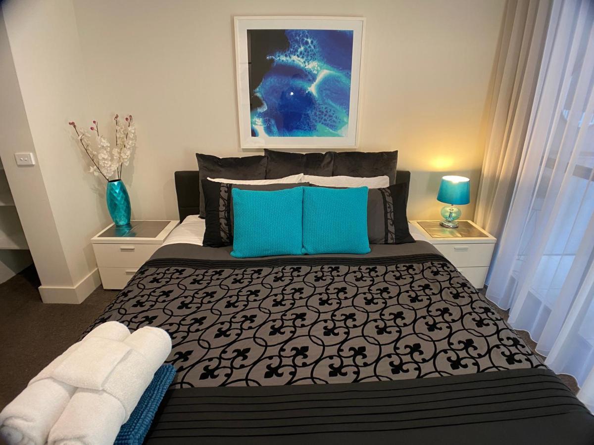The Gallery Luxe 1 Bedroom Executive Apartment In The Heart Of Braddon Wine Secure Parking Wifi Canberra Bagian luar foto